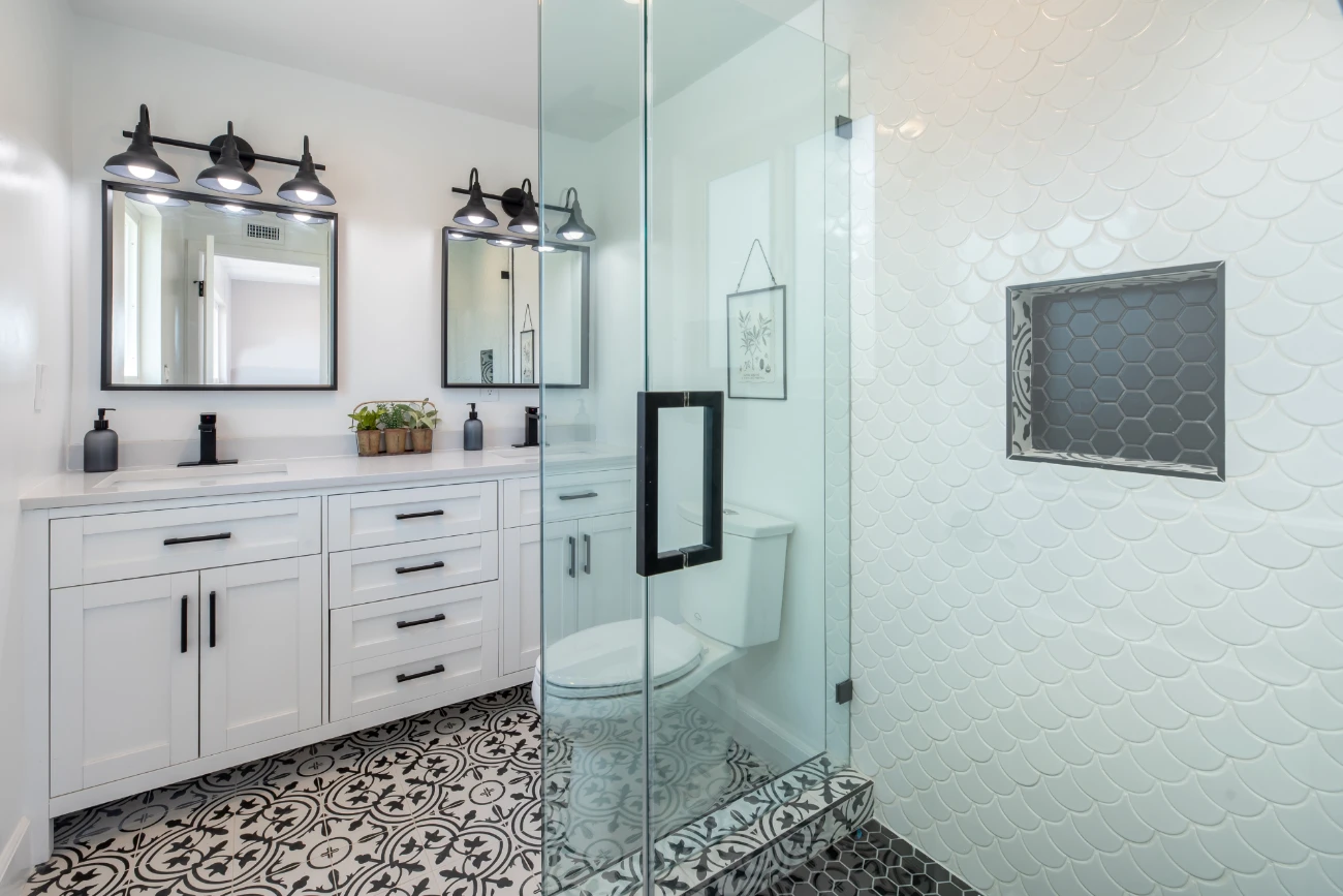 Bathroom remodeling image